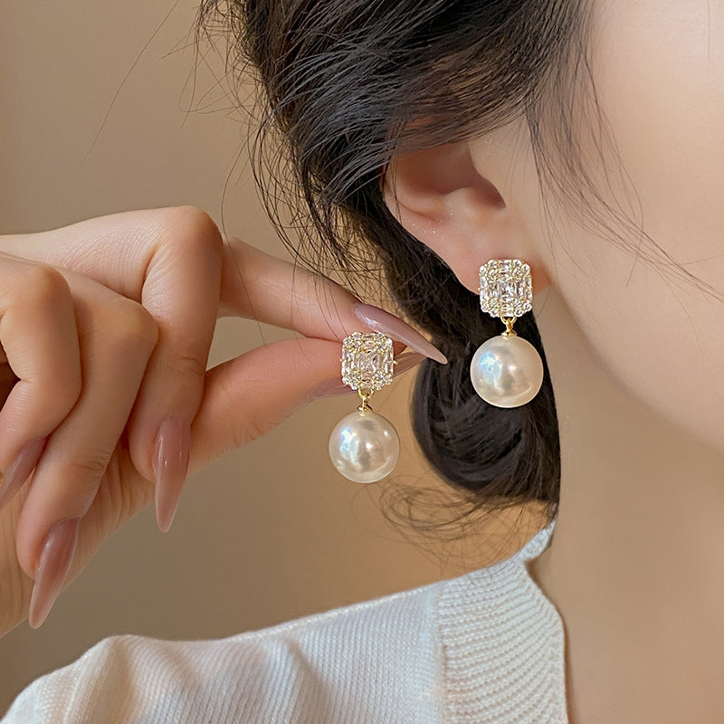Stunning Pearl Earring for Daily Wear