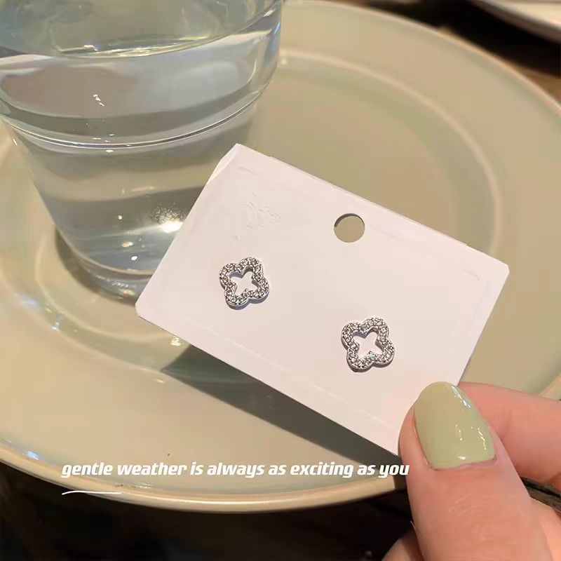 Classic Earring with Timeless Appeal