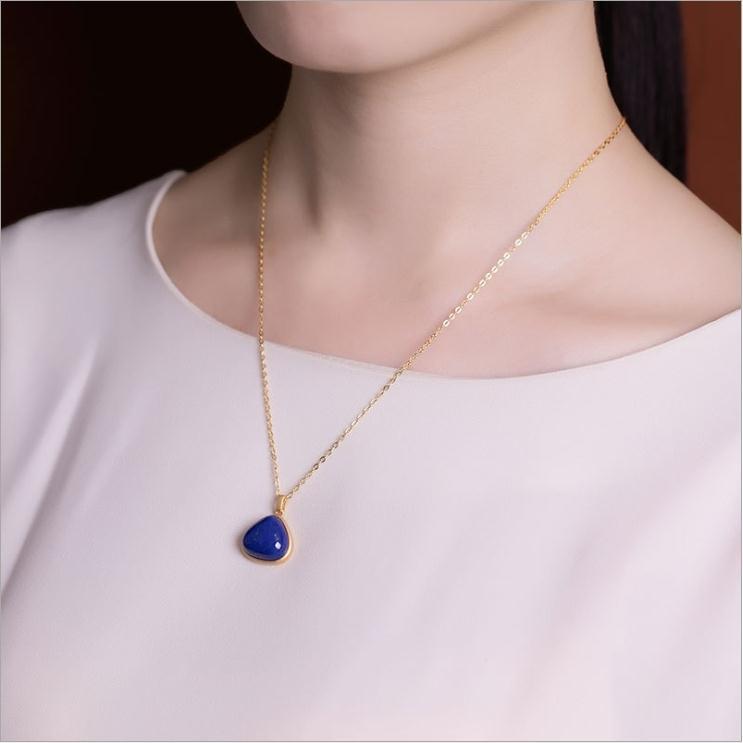 Beautiful Gold Set with Unique Style