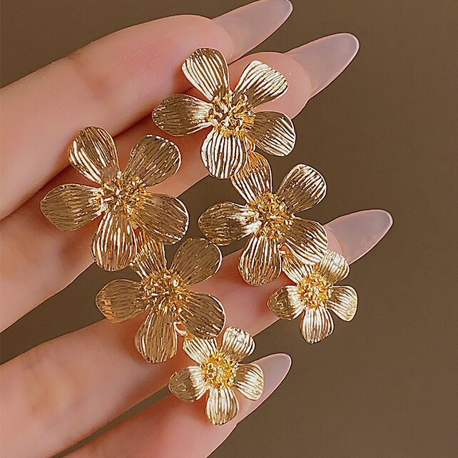 Stunning Earring for Daily Wear
