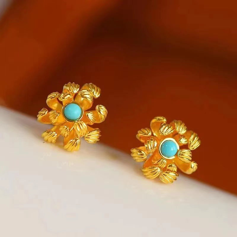 Charming Silver Earring for Any Occasion