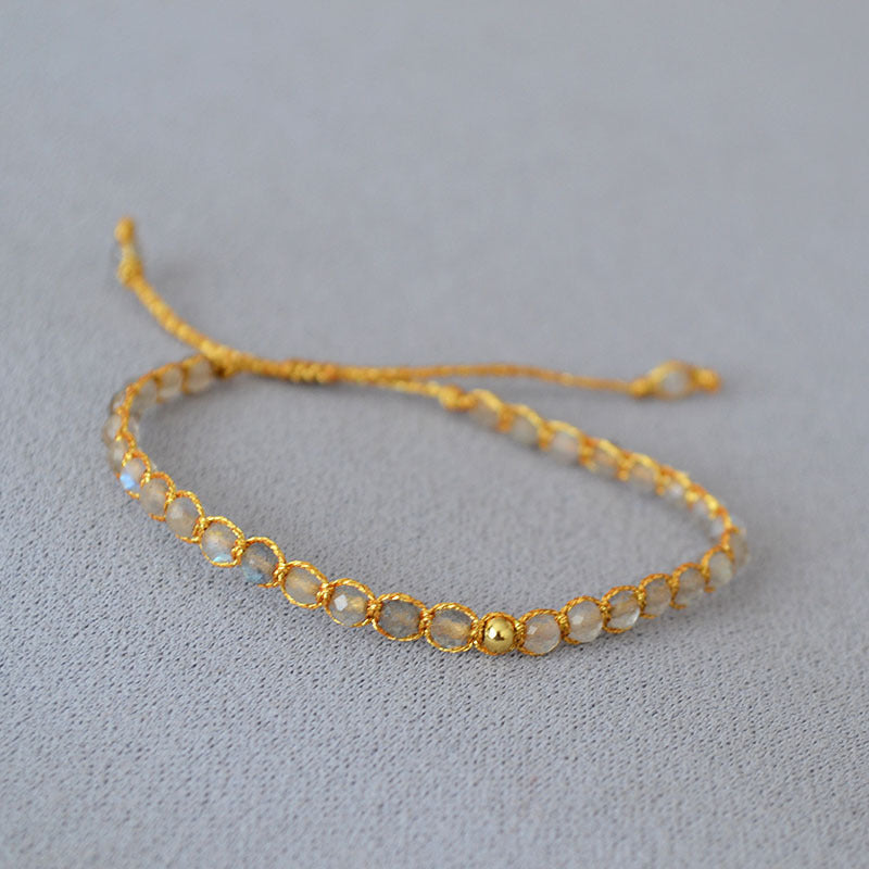 Classic Gold Bracelet with Timeless Appeal