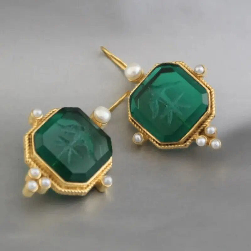 Charming Piece for Any Occasion