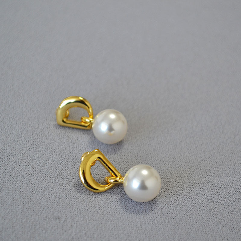 Stunning Gold Earring for Daily Wear