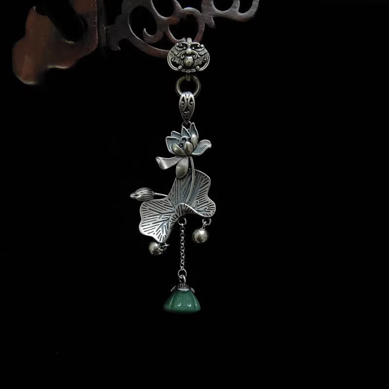 Romantic Silver Pendant for Special Moments