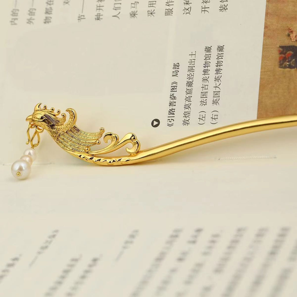 Beautiful Gold Pendant with Unique Style