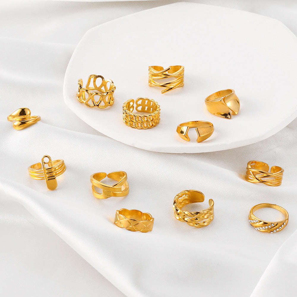 Classic Gold Ring with Timeless Appeal