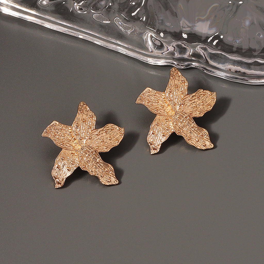 Classic Earring with Timeless Appeal