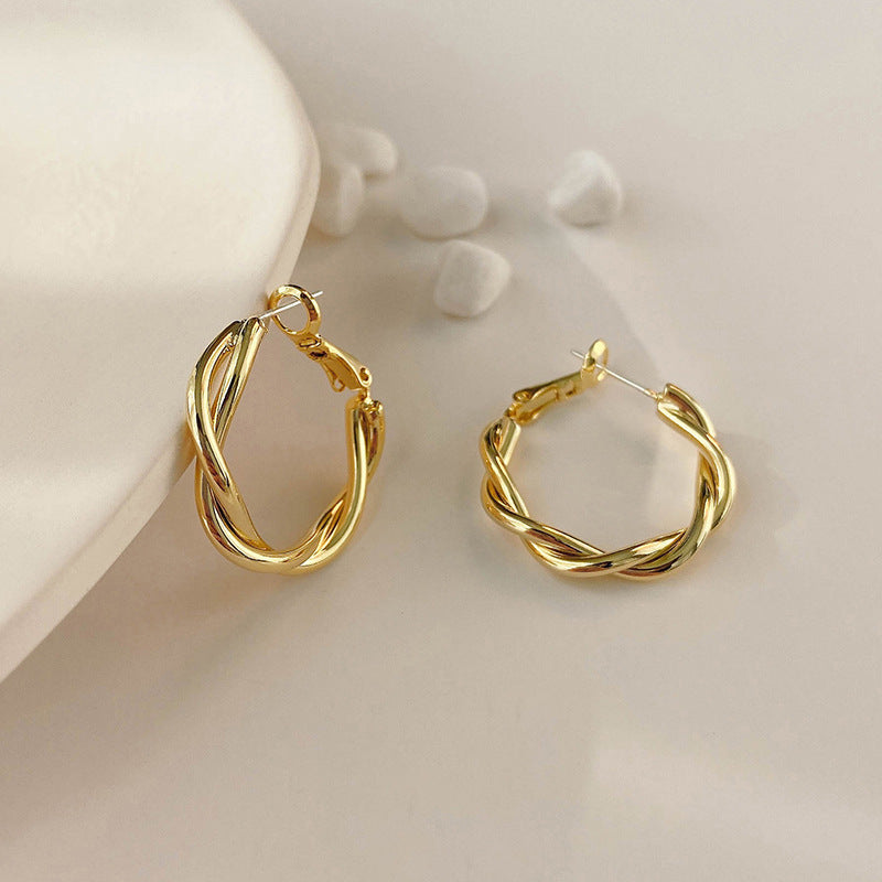 Charming Earring for Any Occasion