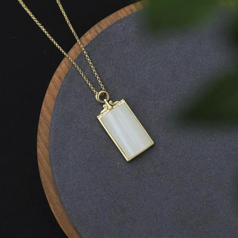 Charming Silver Necklace for Any Occasion