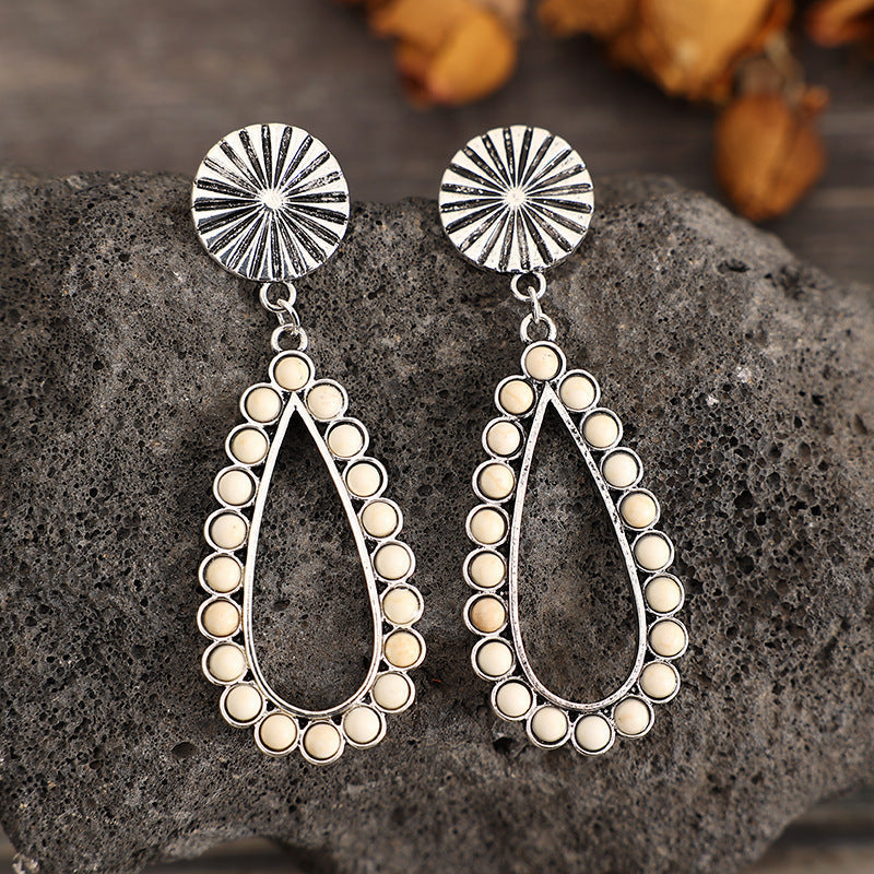 Classic Earring with Timeless Appeal