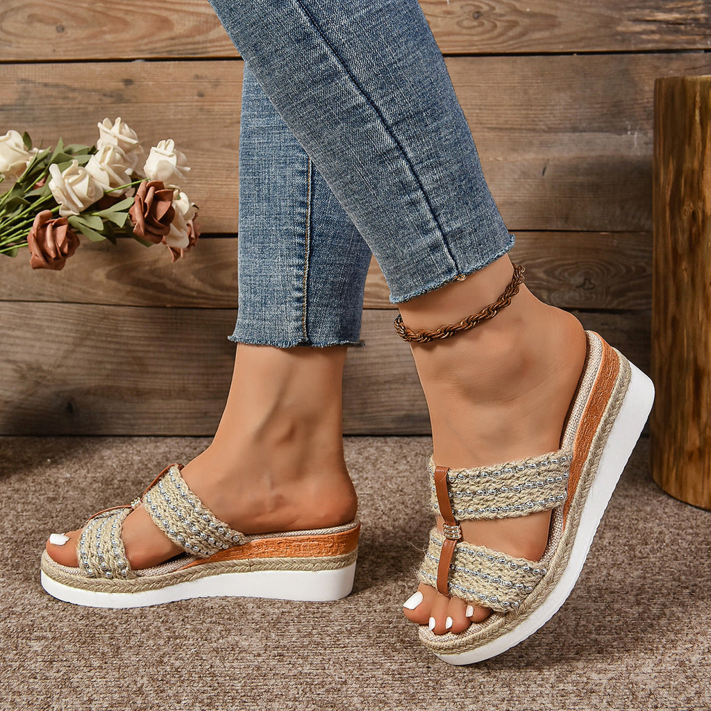 Graceful Orthopedic Sandals for Modern Look
