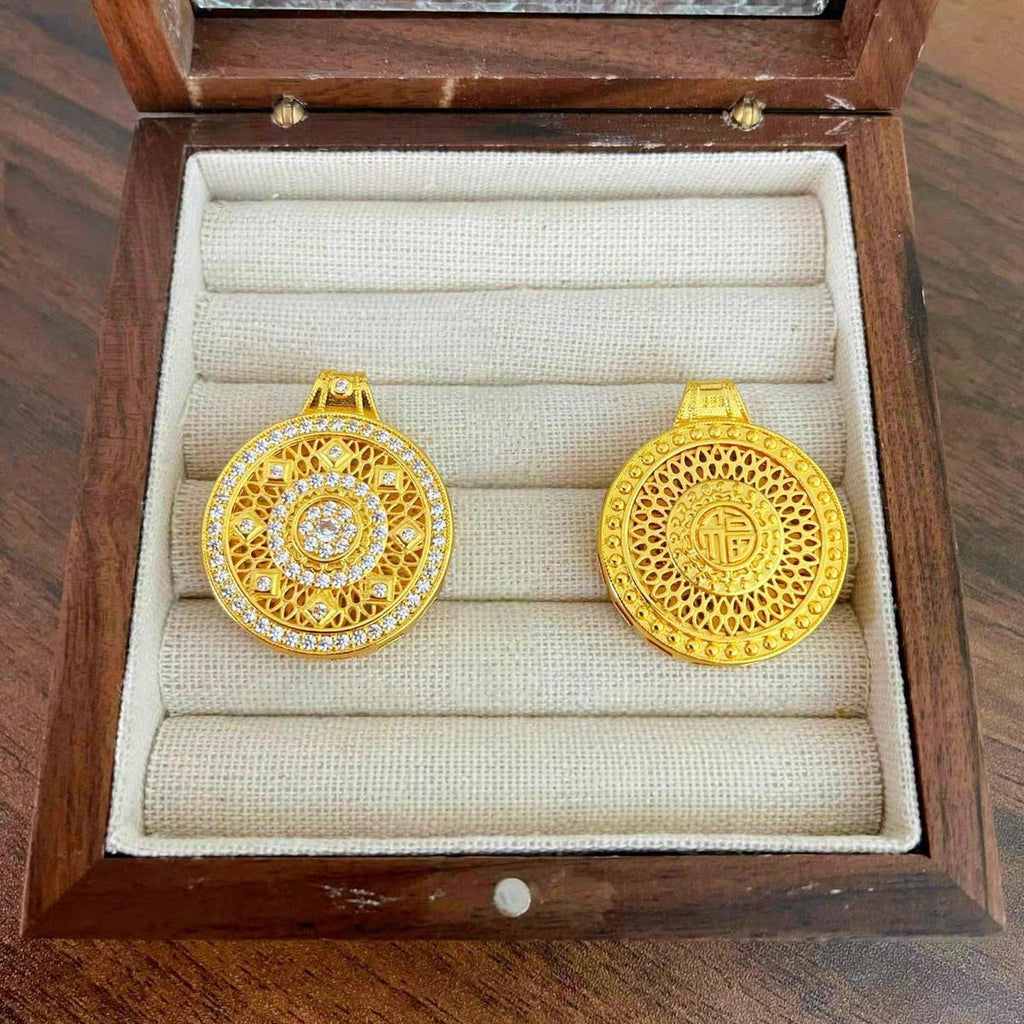 Charming Piece for Any Occasion