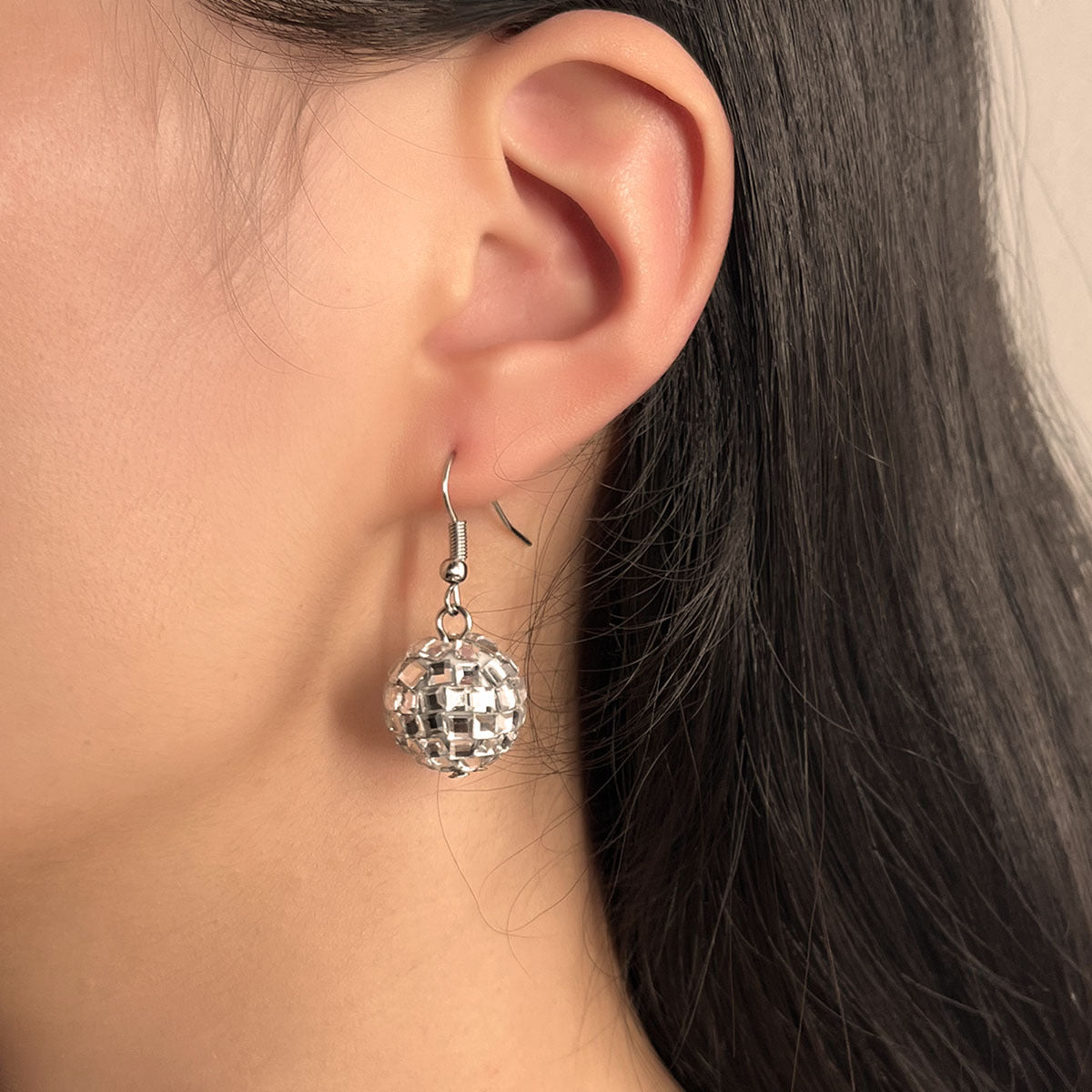 Charming Earring for Any Occasion