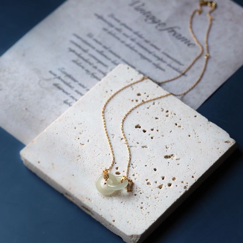Charming Silver Necklace for Any Occasion