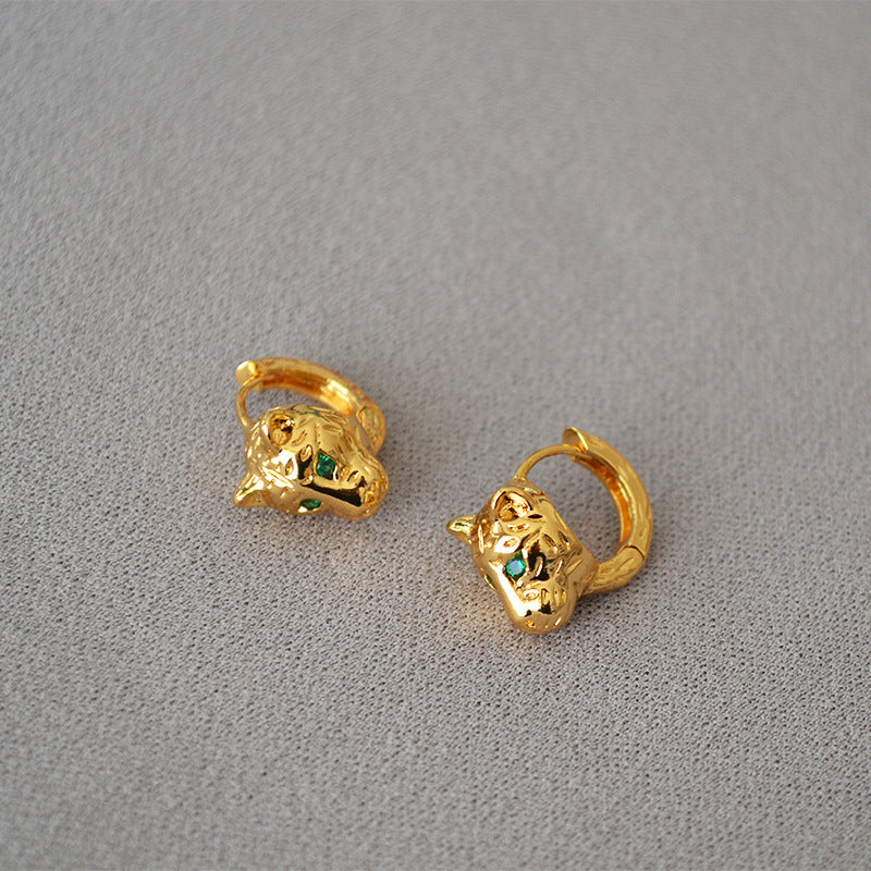 Romantic Gold Earring for Special Moments