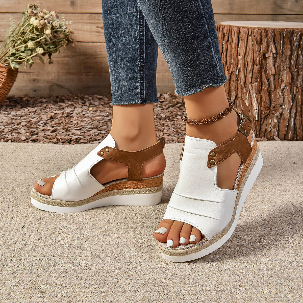 Graceful Orthopedic Sandals for Modern Look
