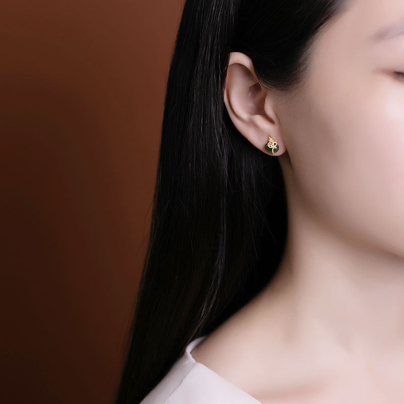 Romantic Gold Earring for Special Moments