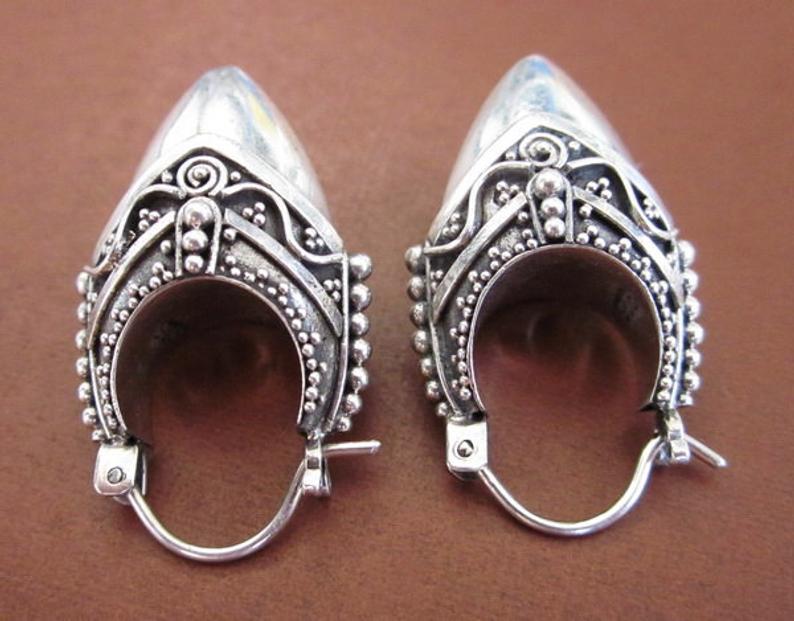 Charming Silver Earring for Any Occasion