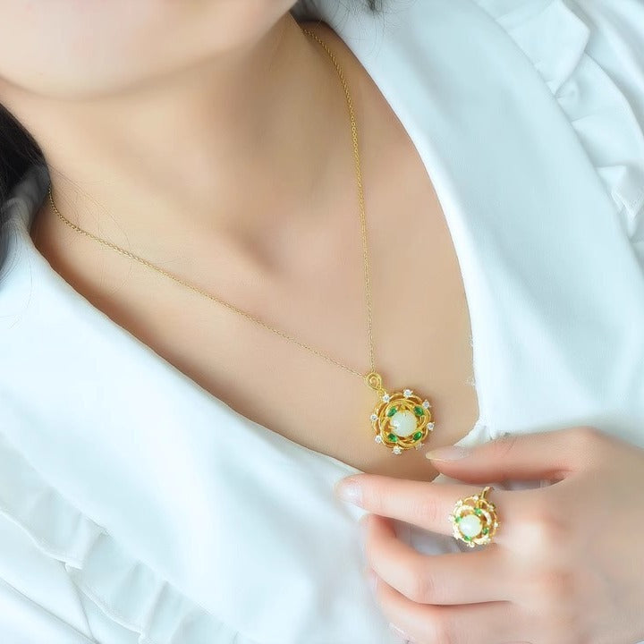 Romantic Gold Earring for Special Moments