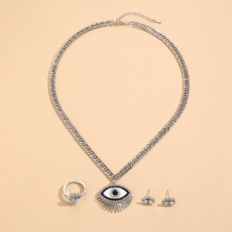 Beautiful Set with Unique Style