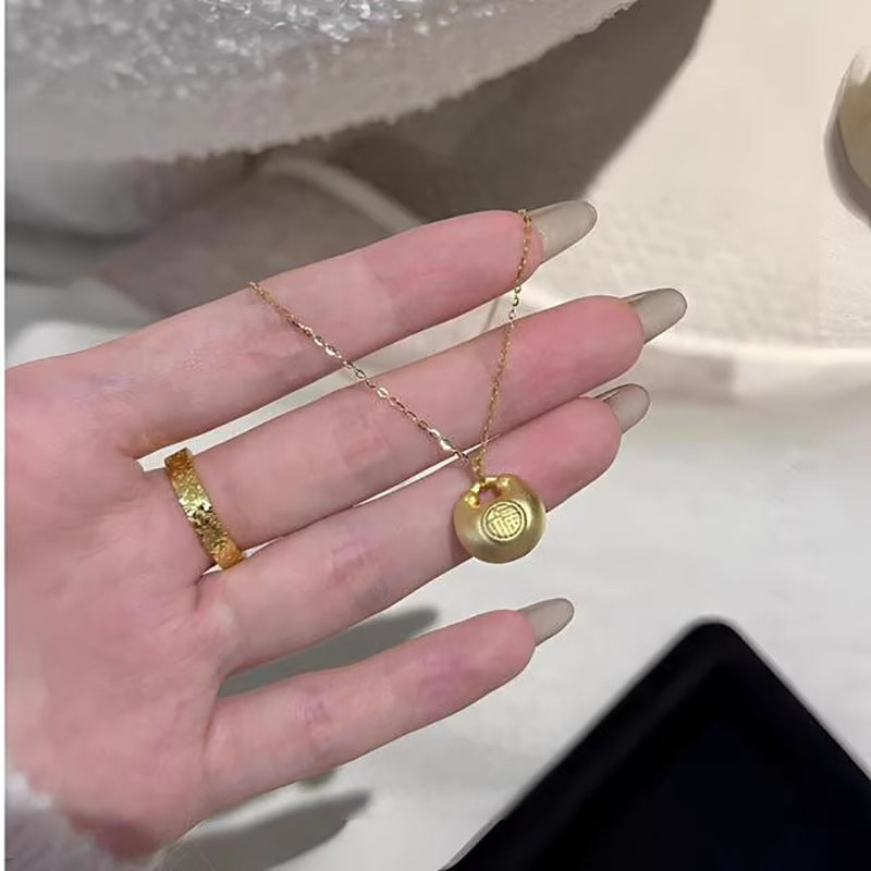 Charming Gold Necklace for Any Occasion