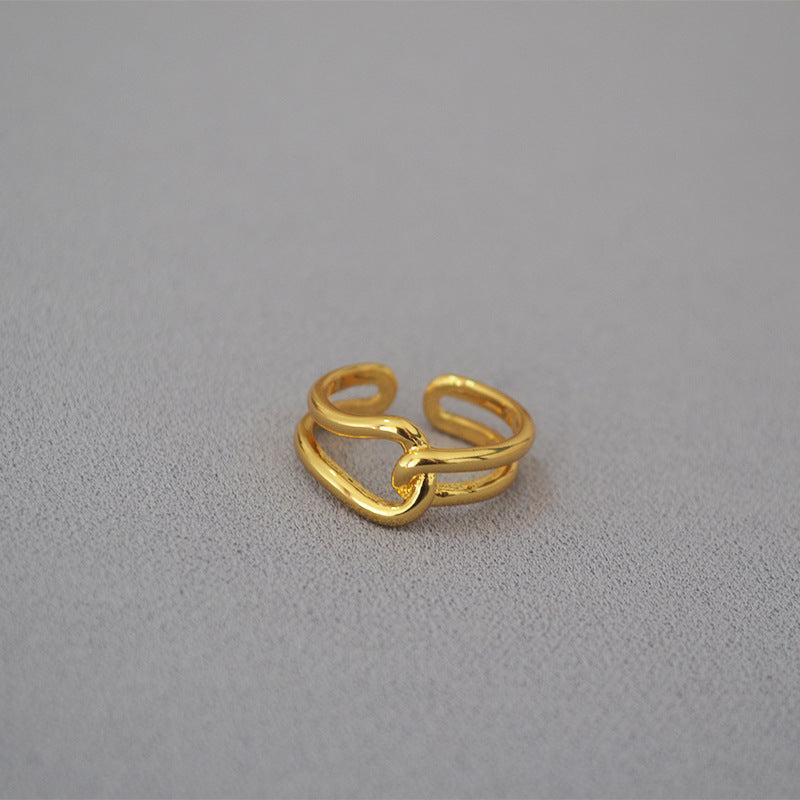 Classic Gold Ring with Timeless Appeal