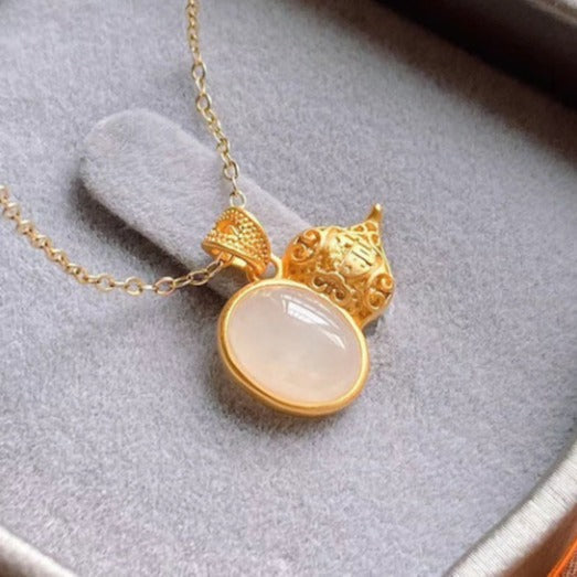 Elegant Gold Pendant for Every Occasion