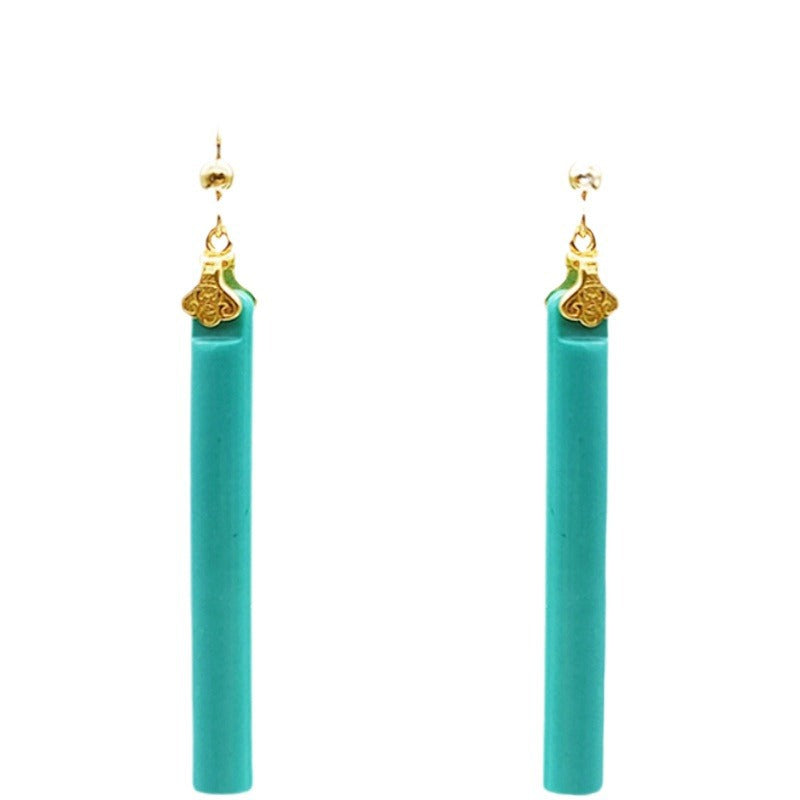 Romantic Gold Earring for Special Moments