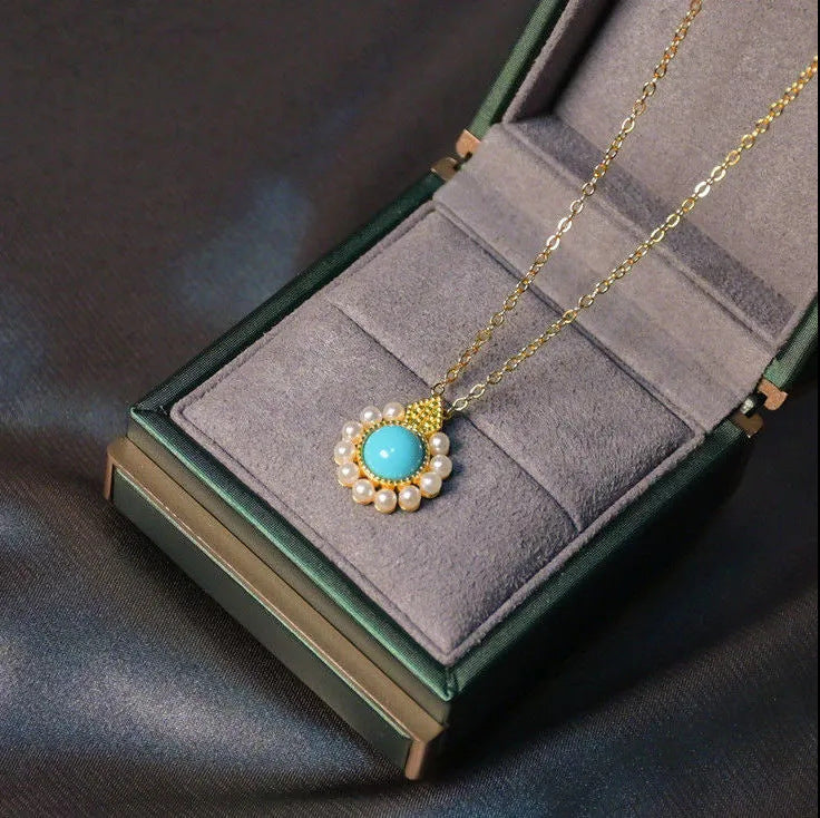 Charming Silver Necklace for Any Occasion