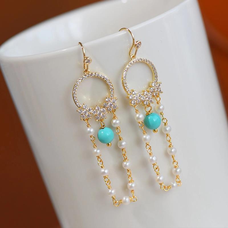 Romantic Silver Earring for Special Moments