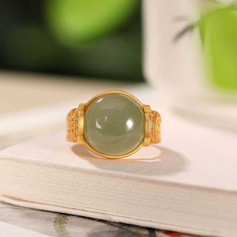 Charming Gold Ring for Any Occasion