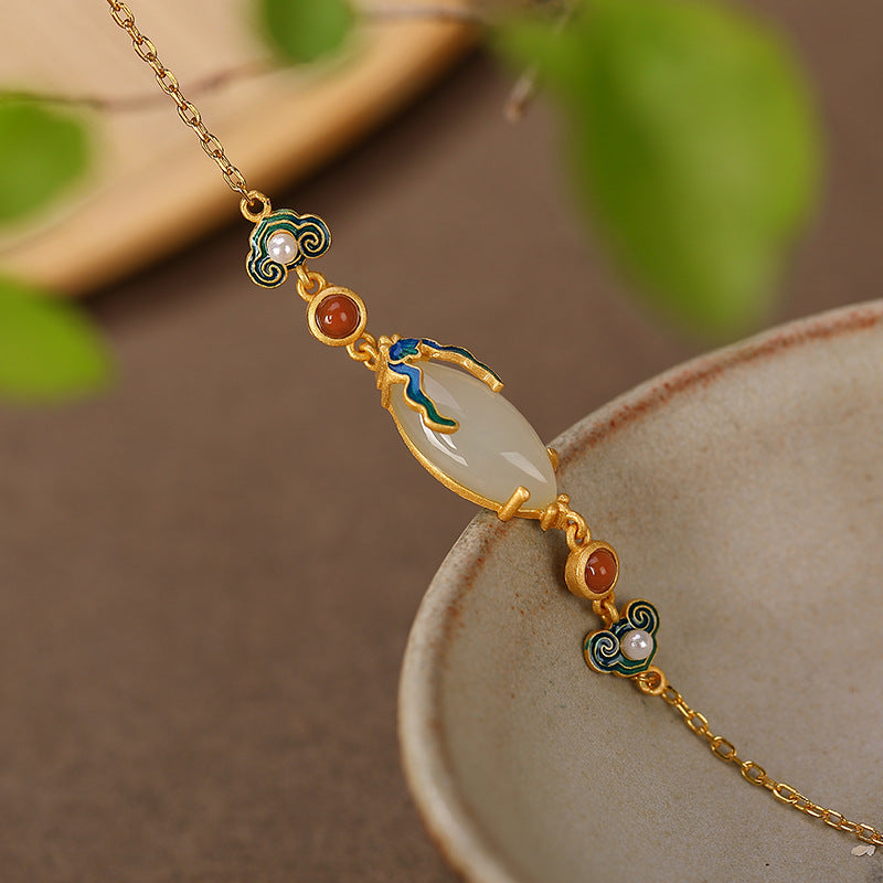 Classic Gold Bracelet with Timeless Appeal