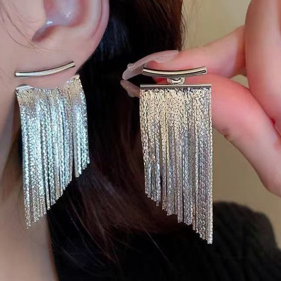 Romantic Silver Earring for Special Moments