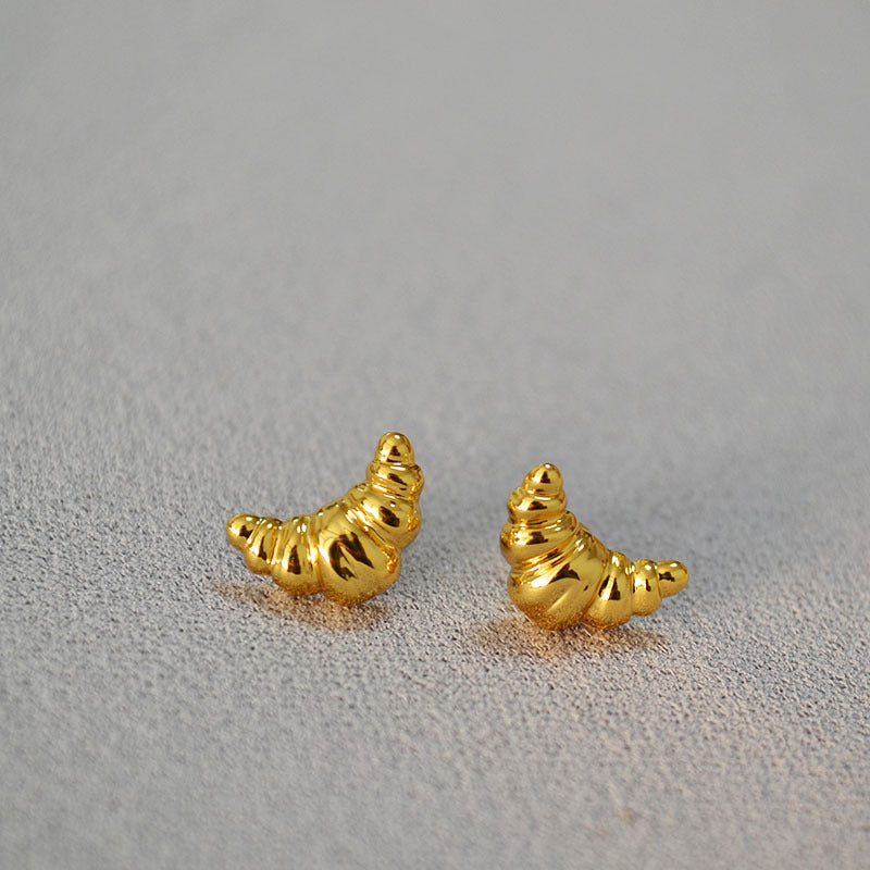 Stunning Gold Earring for Daily Wear