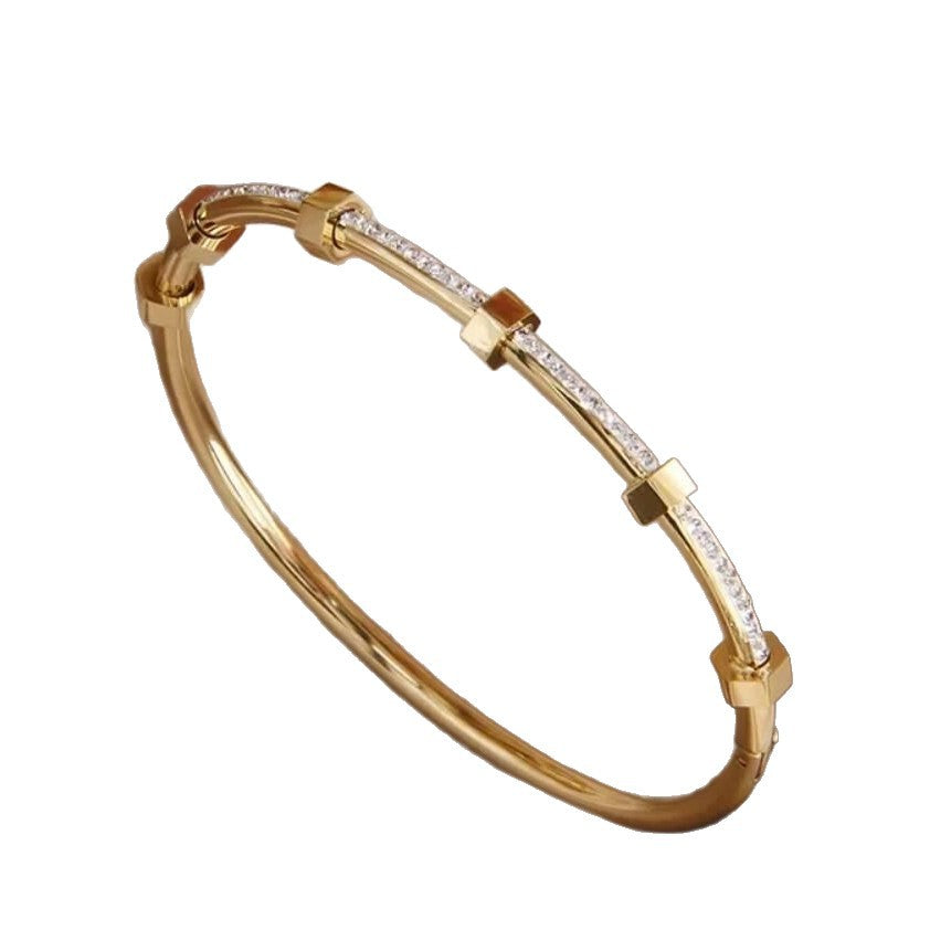 Beautiful Gold Bracelet with Unique Style