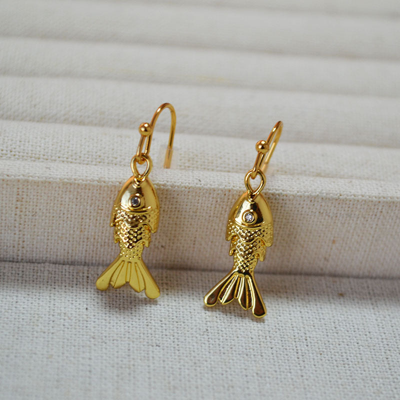 Beautiful Gold Earring with Unique Style