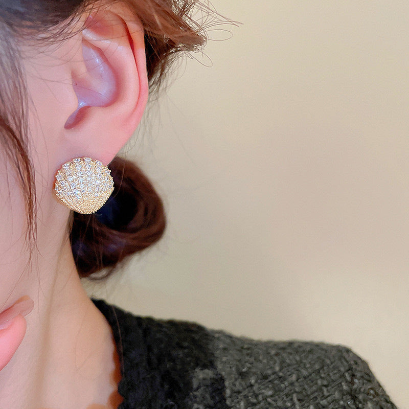 Charming Earring for Any Occasion