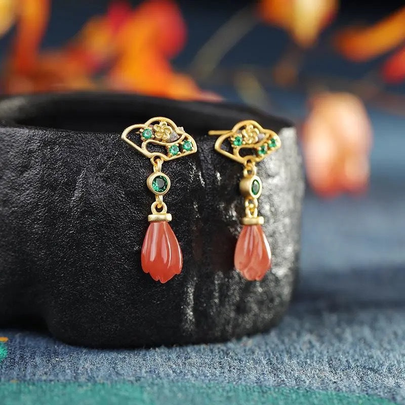 Romantic Gold Earring for Special Moments