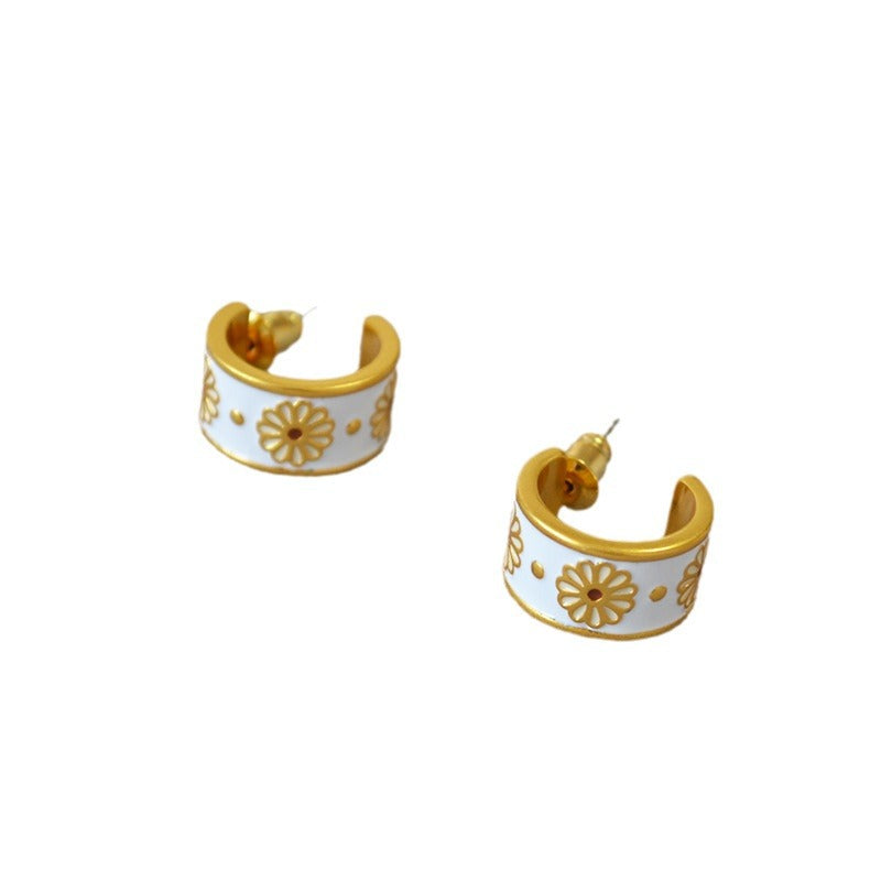 Romantic Silver Earring for Special Moments