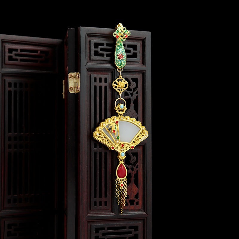 Elegant Gold Pendant for Every Occasion