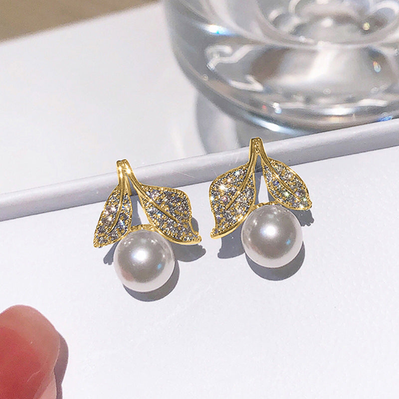 Stunning Pearl Earring for Daily Wear