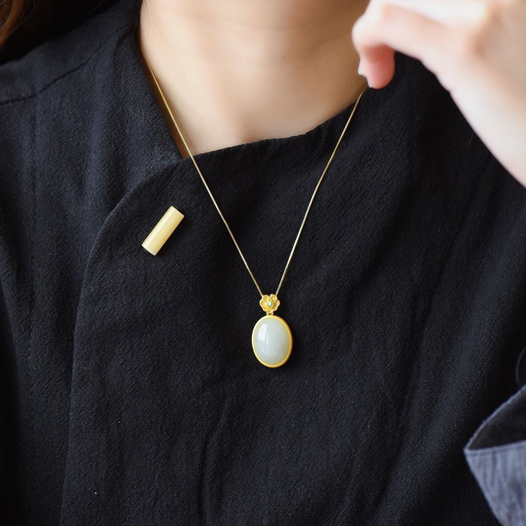 Elegant Gold Pendant for Every Occasion