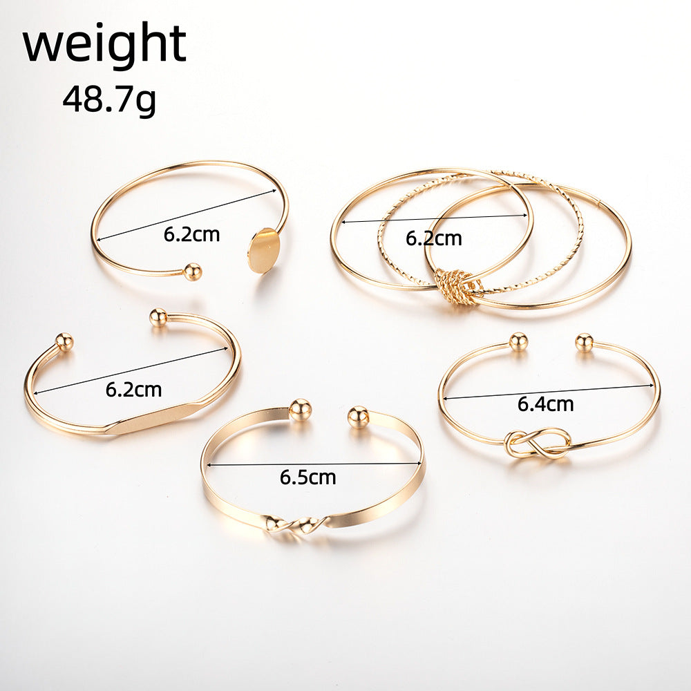 Charming Gold Bracelet for Any Occasion