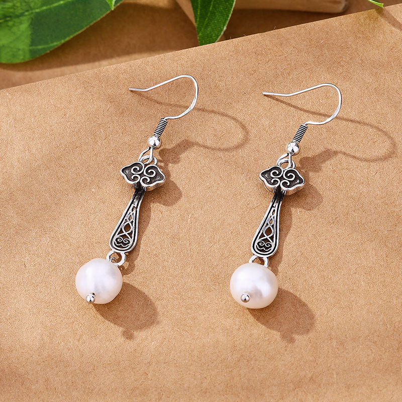 Romantic Silver Earring for Special Moments