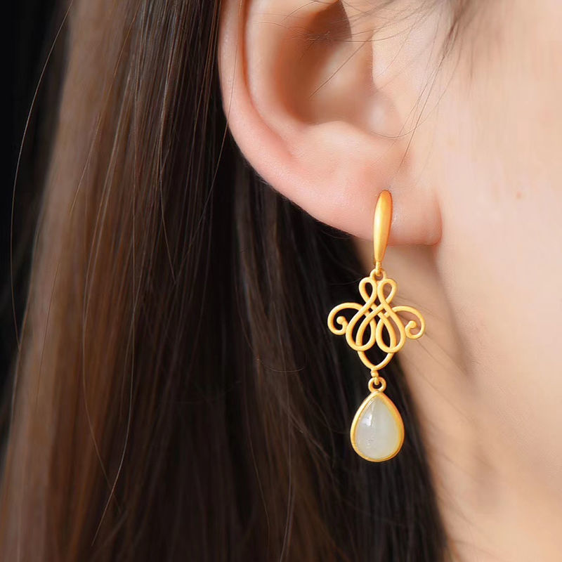 Stunning Gold Earring for Daily Wear