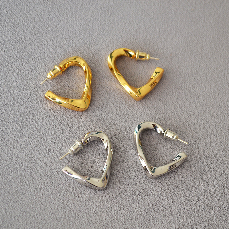 Classic Gold Earring with Timeless Appeal