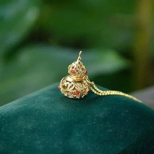 Stunning Gold Necklace for Daily Wear