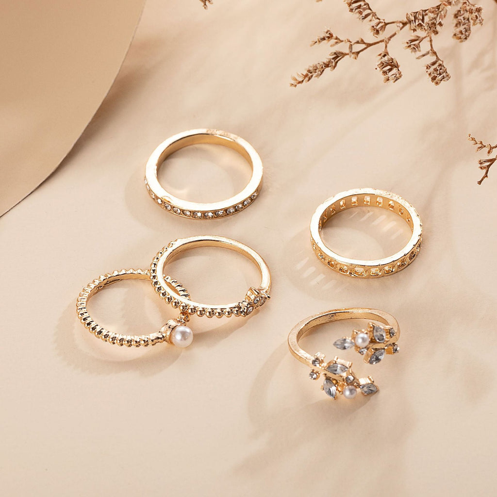 Romantic Gold Chain for Special Moments