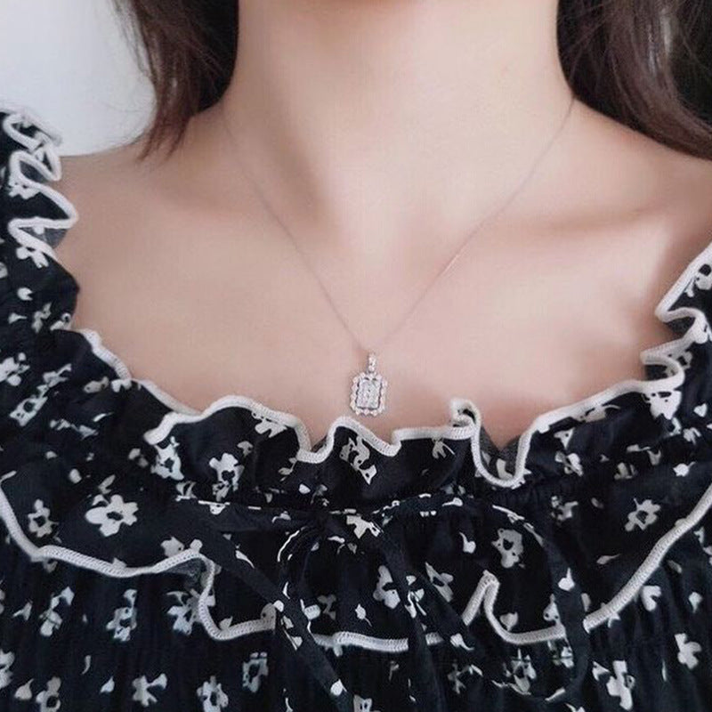 Stunning Necklace for Daily Wear